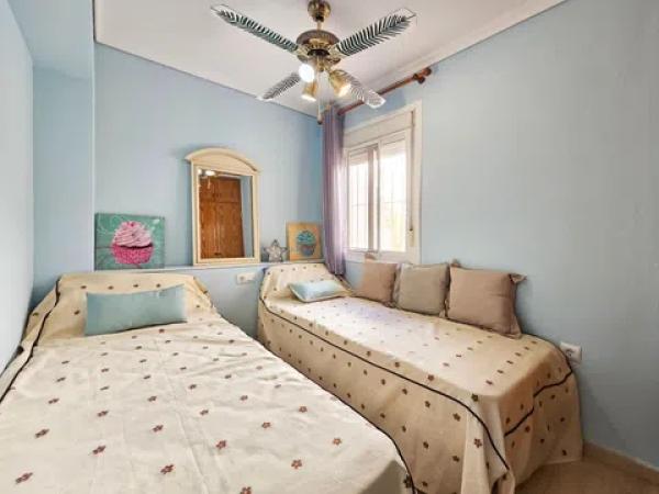 Casa independiente en avenida de Polonia