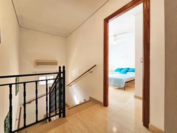 Casa independiente en avenida de Polonia