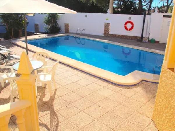 Casa independiente en calle cipres s/n