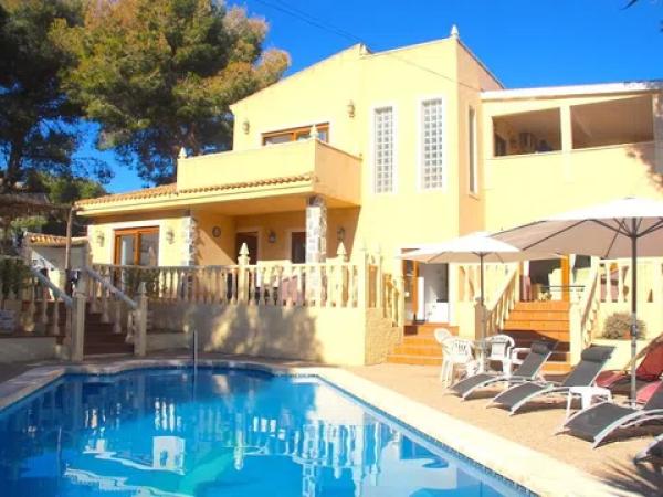 Casa independiente en calle cipres s/n