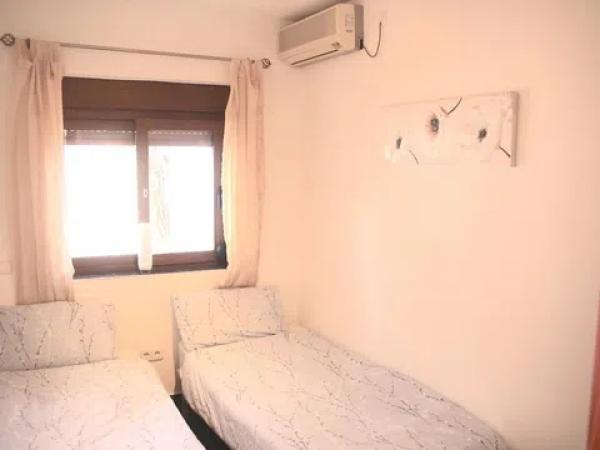 Casa independiente en calle cipres s/n