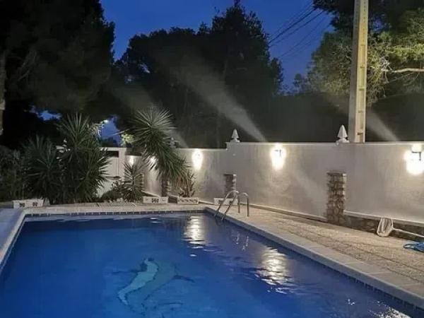 Casa independiente en calle cipres s/n