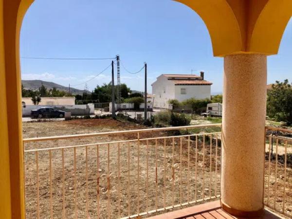 Casa independiente en calle Carrasqueta