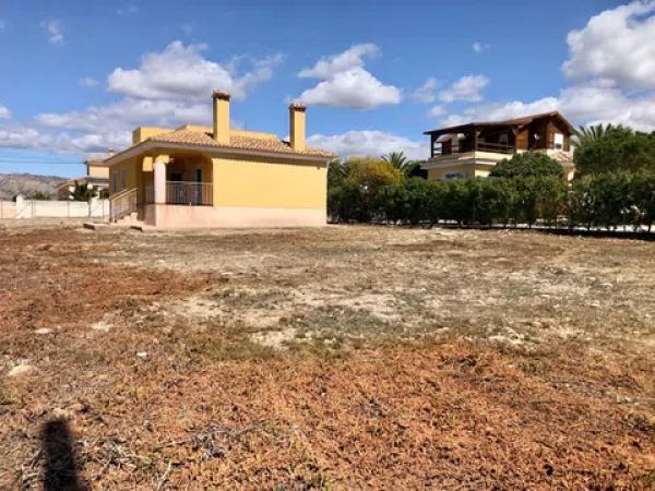 Casa independiente en calle Carrasqueta