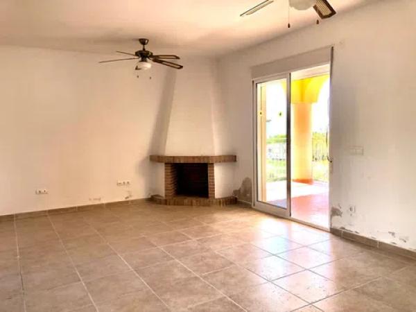 Casa independiente en calle Carrasqueta