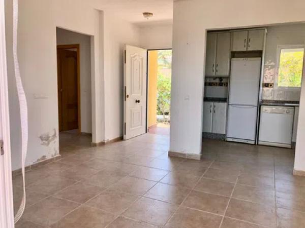 Casa independiente en calle Carrasqueta