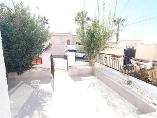 Casa independiente en calle Alicante