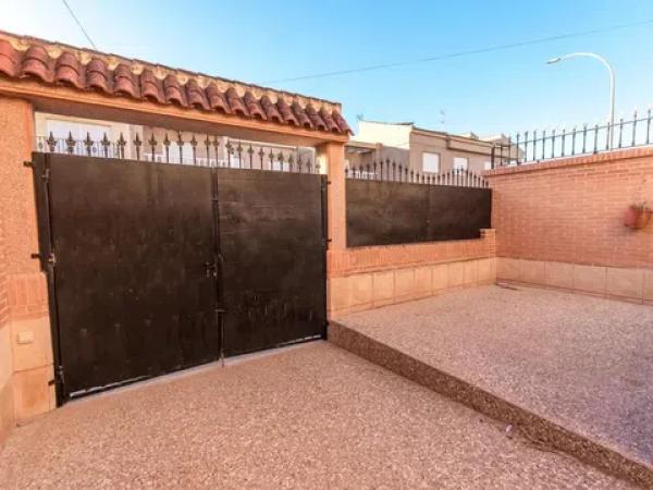 Chalet pareado en calle 22 de Marzo de 1993