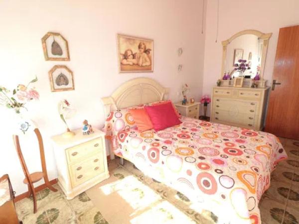 Chalet adosado en calle Urbano Arregui