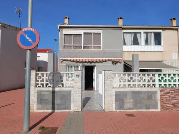 Chalet adosado en calle Urbano Arregui