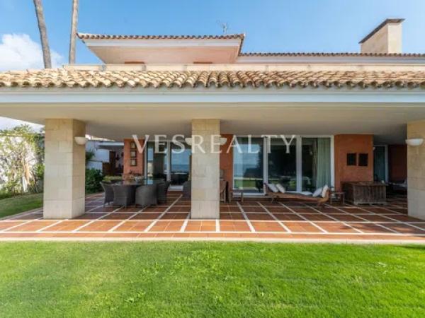 Casa independiente en avenida de la Costa Blanca