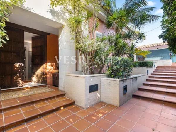 Casa independiente en avenida de la Costa Blanca