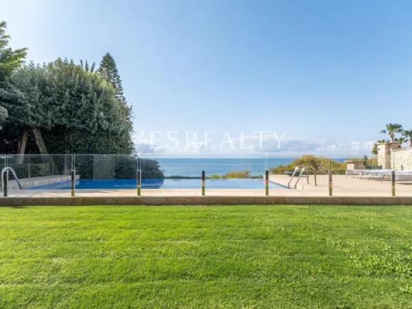 Casa independiente en avenida de la Costa Blanca