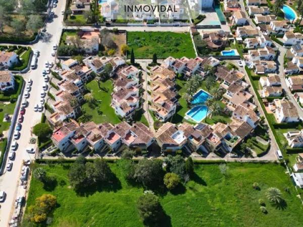 Chalet adosado en calle Mar Jónica, 127