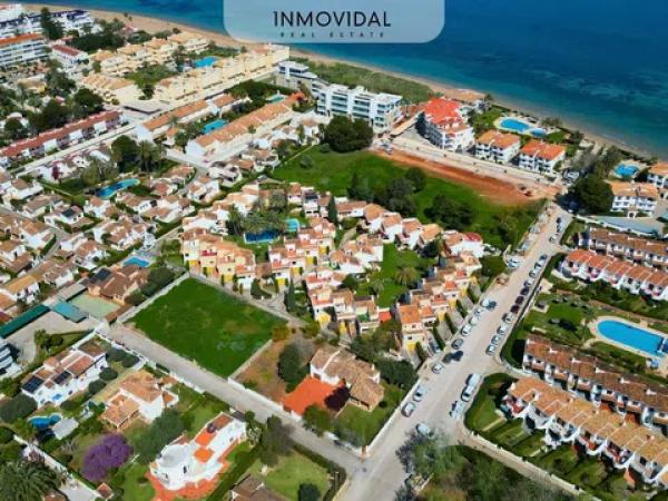 Chalet adosado en calle Mar Jónica, 127