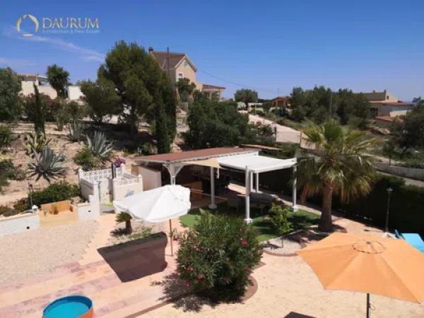 Chalet en avenida de los Árboles