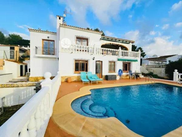 Casa independiente en calle Mar Cantábrico