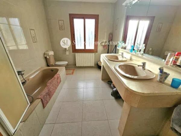 Casa independiente en calle Mar Cantábrico