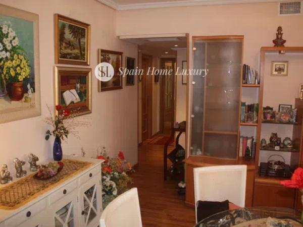 Piso en calle del Secretario Juan Antonio Baldovi