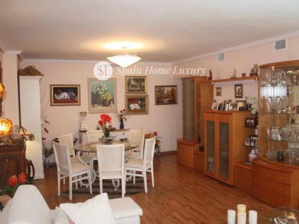 Piso en calle del Secretario Juan Antonio Baldovi