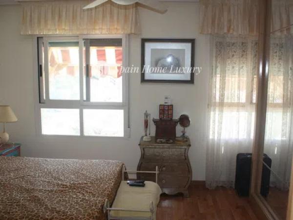 Piso en calle del Secretario Juan Antonio Baldovi