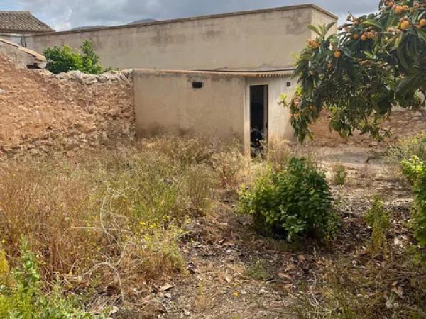 Casa de pueblo en avenida la Constitución, 10