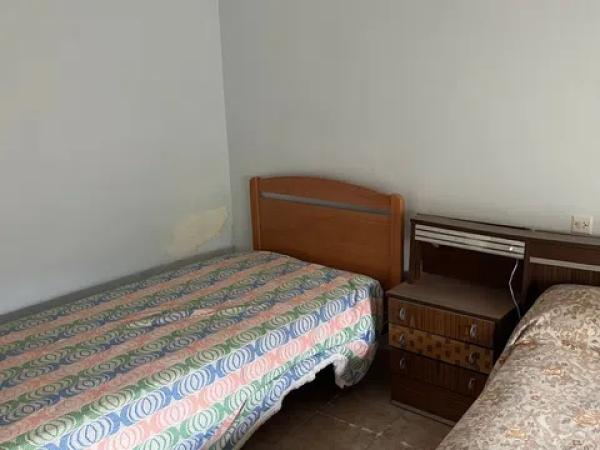 Casa de pueblo en avenida la Constitución, 10