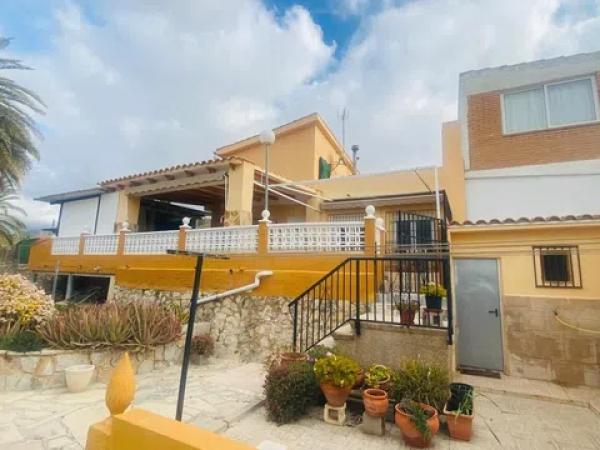 Casa independiente en Partida Mediases