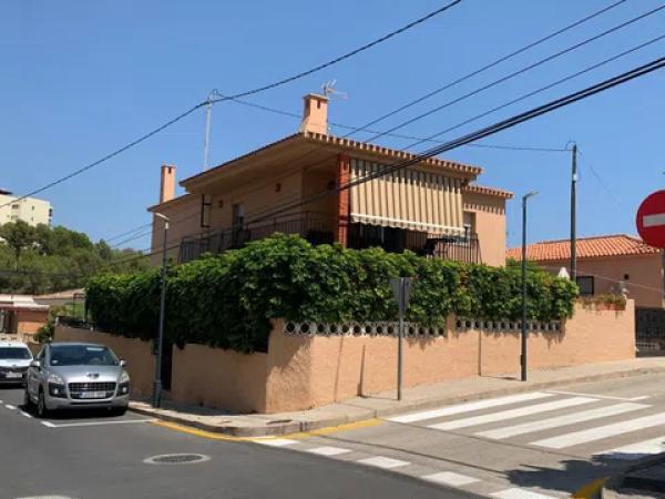 Chalet en avenida Ponoig