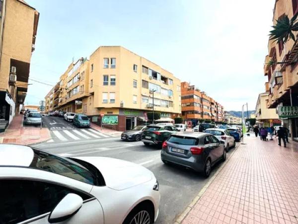 Piso en avenida País Valencià