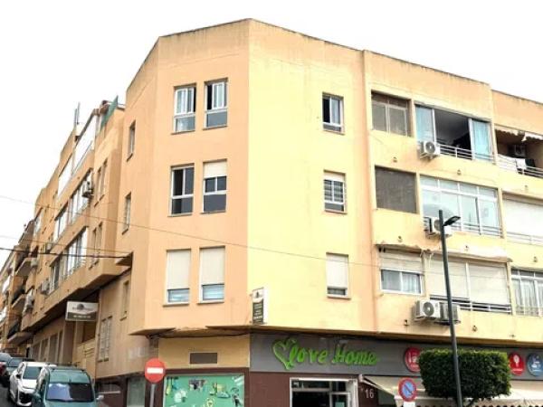 Piso en avenida País Valencià