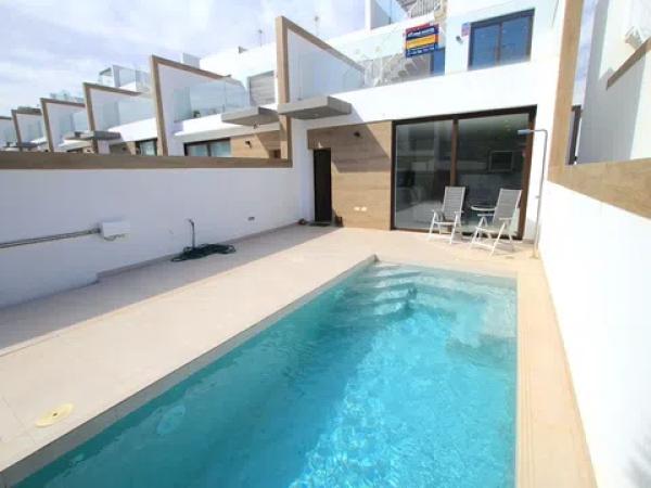 Chalet adosado en calle Felipe Hernández