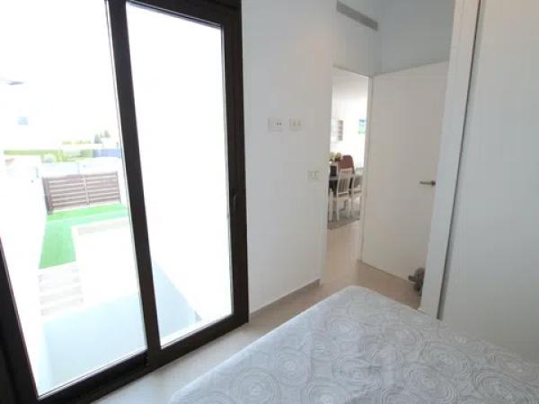 Chalet adosado en calle Felipe Hernández