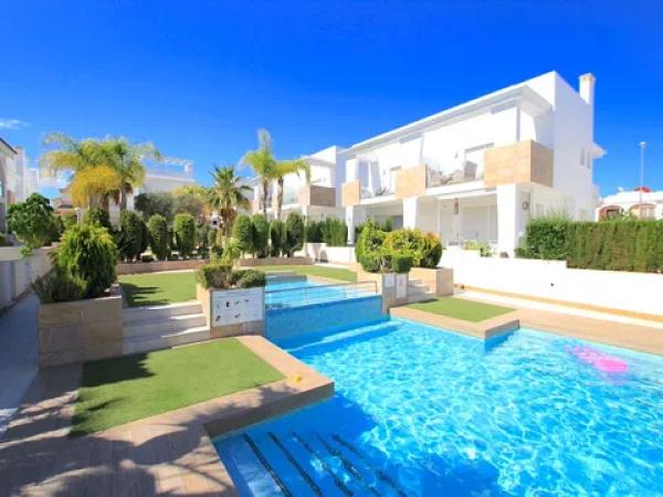 Chalet pareado en avenida de Málaga