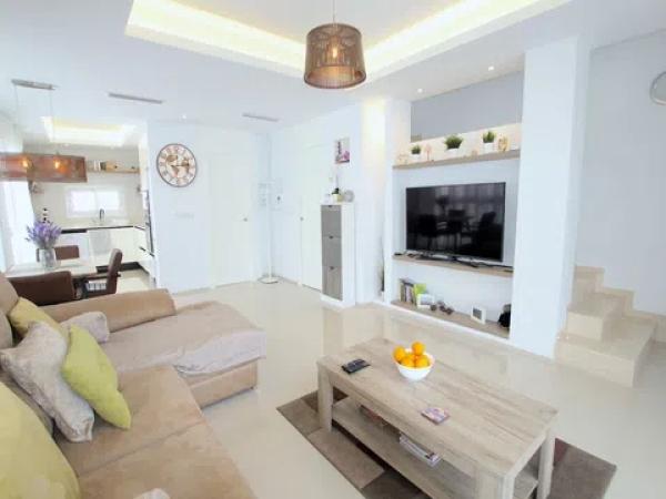 Chalet pareado en avenida de Málaga