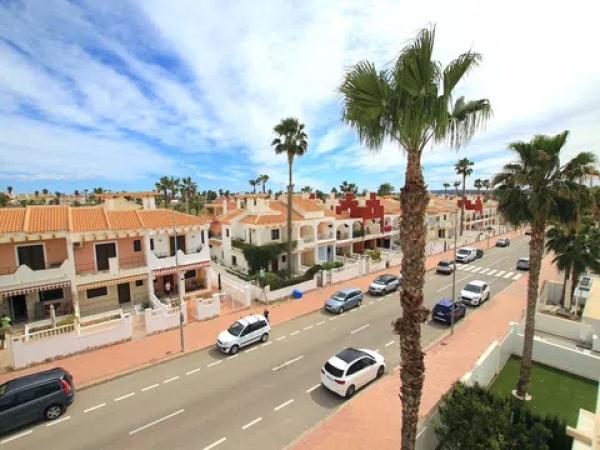 Chalet pareado en avenida de Málaga