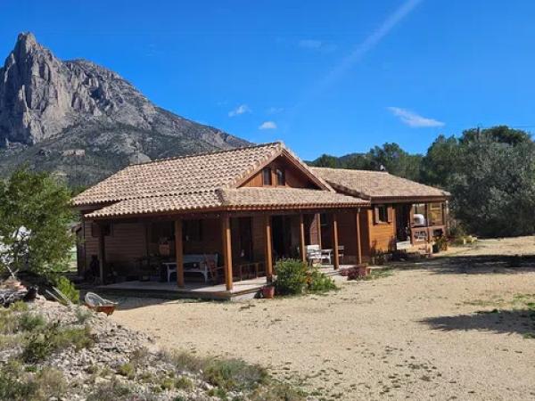 Casa independiente en via Cv-758