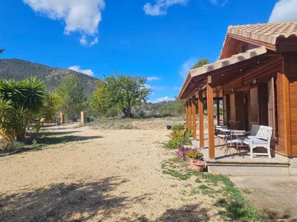 Casa independiente en via Cv-758