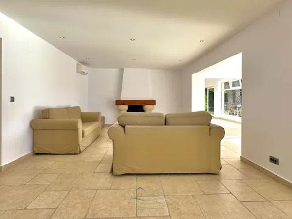 Casa independiente en calle Lago Onega