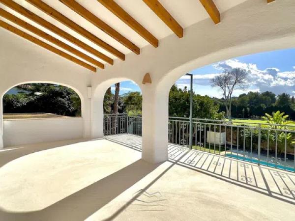 Casa independiente en calle Lago Onega