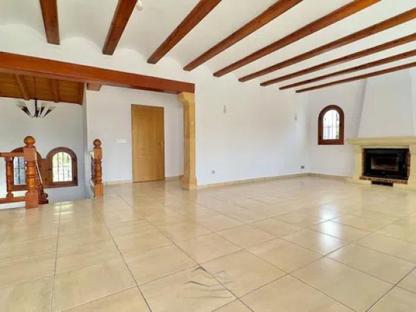 Casa independiente en calle Lago Onega