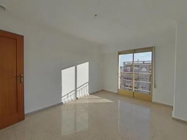 Piso en calle San Crispín