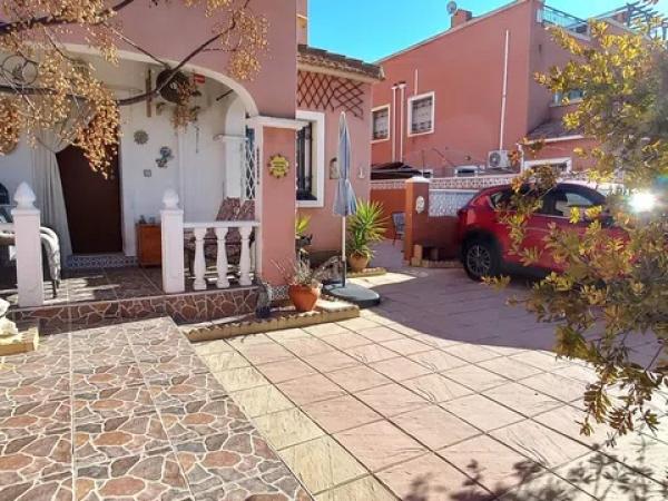 Chalet adosado en calle Romero, 145