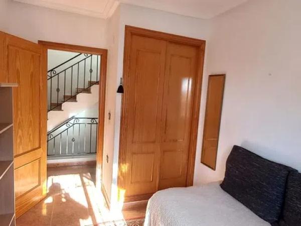 Chalet adosado en calle Romero, 145