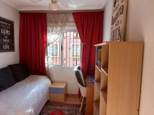 Chalet adosado en calle Romero, 145