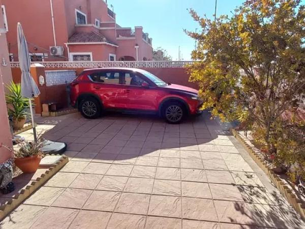 Chalet adosado en calle Romero, 145