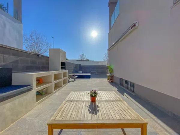 Chalet adosado en avenida Asociación Victimas del Terrorismo