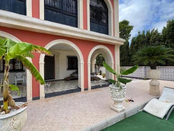 Casa independiente en calle Ibiza