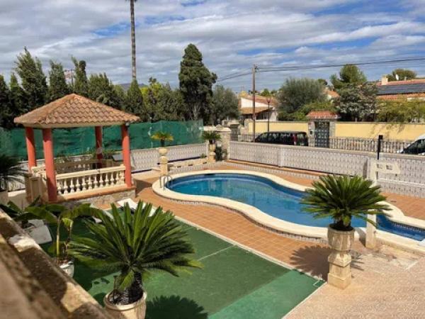 Casa independiente en calle Ibiza