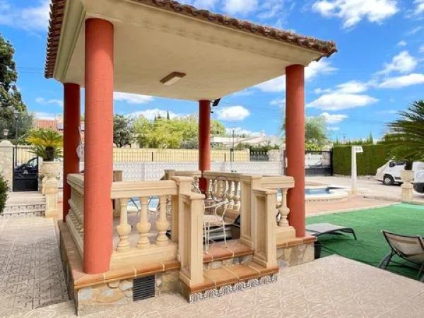 Casa independiente en calle Ibiza